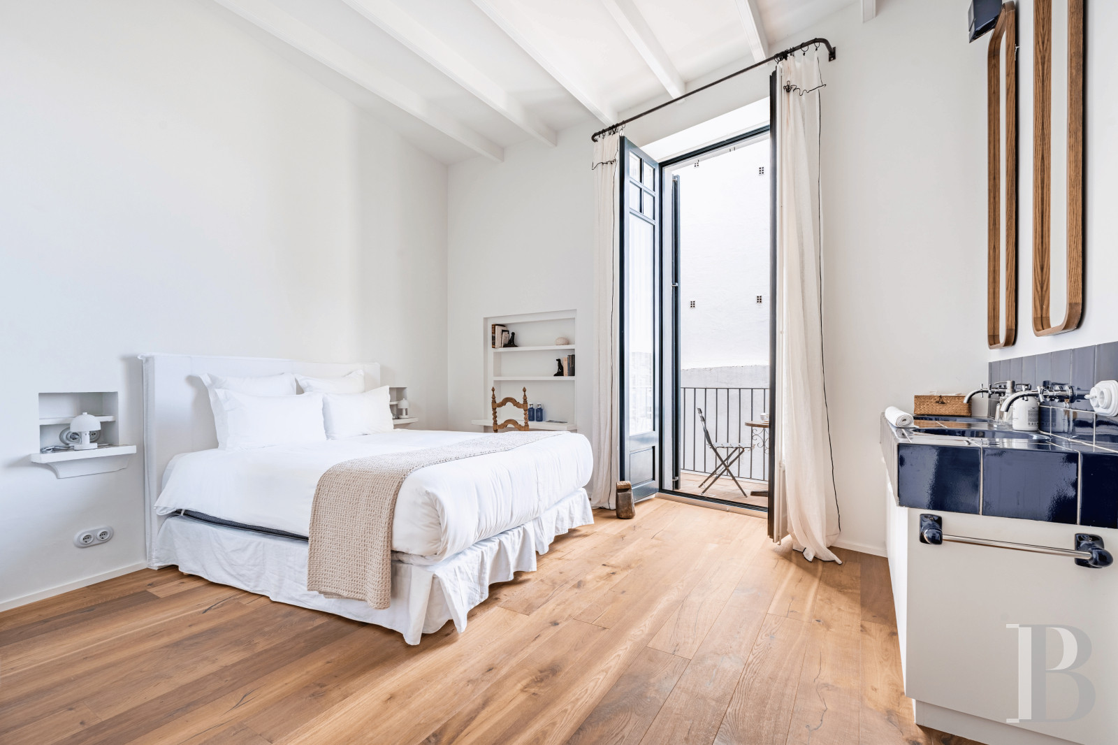 À Cadaques, dans le Parc naturel de Cap de Creus, une impressionnante maison de Peter Harnden, architecte des années 60 - photo  n°14